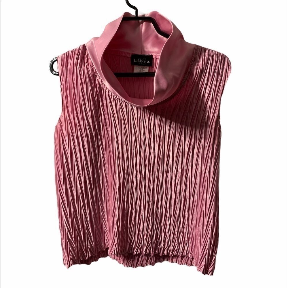 NWOT Libra Accordion Pleated Mock Top